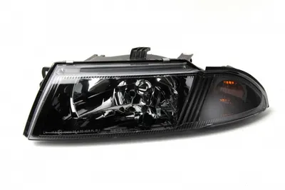 Far stanga (H4, electric, fundal negru) MITSUBISHI CARISMA 2000-2006