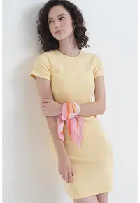 Rochie-tricou slim fit - Galben deschis