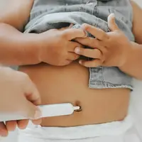 Dispozitiv de curatare, Fridababy, Multifunctional, Cu 4 capete, Pentru unghii, mucoasa nazala, urechi si alte parti ale corpului, Reutilizabil, 0 luni+