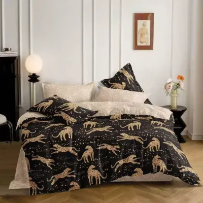 Lenjerie pat dublu cu Elastic - 3 Bucati 219 Lei - - 3 Bucati 219 Lei - Maro Negru animal print