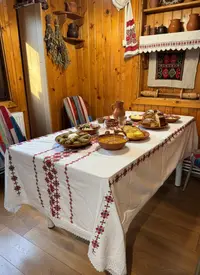 Fata de masa traditionala Isabela