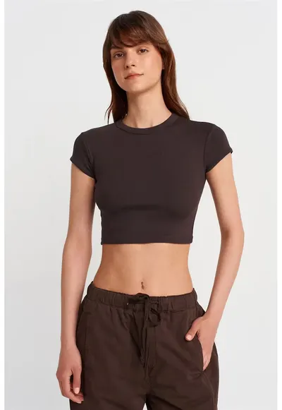 Tricou pentru femei - slim fit - scurt - maro cafea - bumbac cu elastan