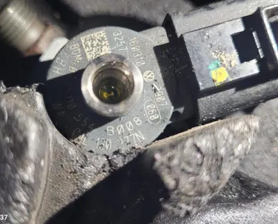 Injector 04L130277N Volkswagen Golf 7 (2012-2017) 2.0 tdi DEUA