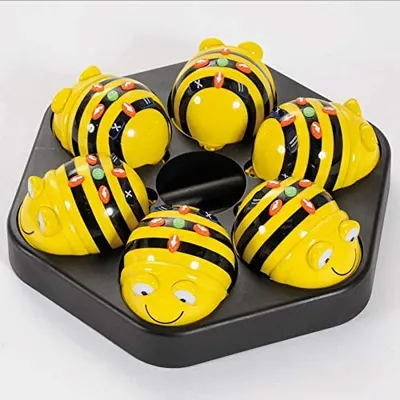 Set pentru clasă 6 roboți Bee-Bot cu stație de încărcare