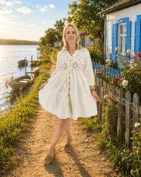 Rochie a, zFloare de Graua, cu decupaje florale si snur din rafie