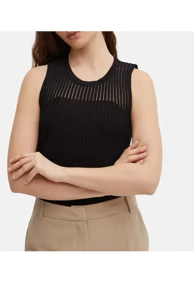 Top slim fit cu detalii semi-transparente