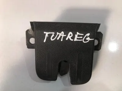 Broasca capota spate 7L6827505 Volkswagen Touareg (2002-2006)