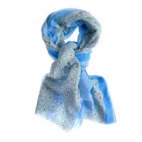 Esarfa bleu cu imprimeu floral delicat