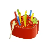 Joc interactiv prinderea viermilor din capsuna, agatatoare magnetica, 10 viermi inclusi, lemn