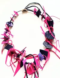 Colier unicat fuchsia din mix piele naturala ,cu forme geometrice