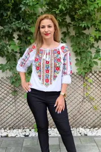 Ie Traditionala Floricica 7