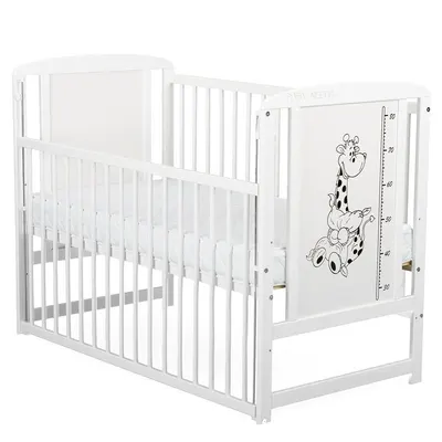 Patut din lemn bebe, 120x60 cm, Cu laterala culisanta, Din lemn de pin si mdf, Stabil si rezistent, Inaltime saltea reglabila pe 3 nivele, Laterala cu 3 bete detasabile, EN716-1, EN716-2, Alb, Babyneeds, Timmi Girafa