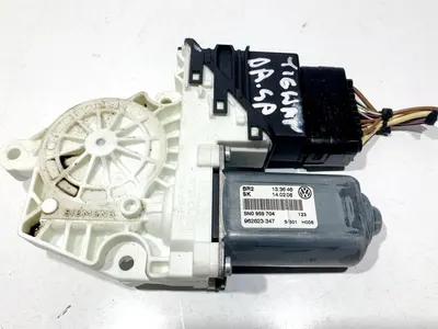 Motoras macara geam dreapta spate 5N0959704 Volkswagen Tiguan (2007-2011)