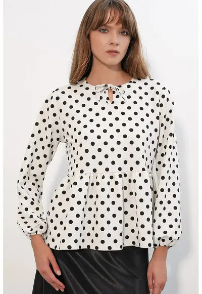 Bluza dama - Bluza din crep cu buline - detalii cu snur - Alb Prafuit - poliester-elastan