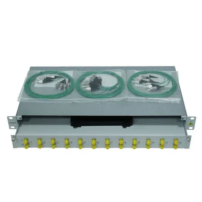 Splicebox, 4 fibre,FC, 9/125µm OS2, culisant,19,1UV