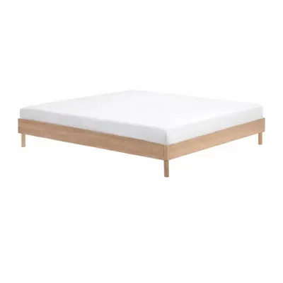 Pat matrimonial în culoare naturală din lemn de stejar fără tăblie fără somieră 180x200 cm Forrest – Vipack