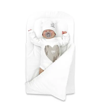 Paturica de infasat Qmini cu fermoar 72x45 cm din catifea matlasata White