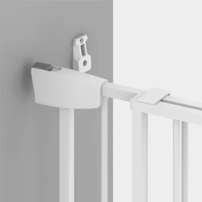 Poarta de siguranta metalica Tulano Guardian 1.0 White cu latime reglabila 70-104 cm,deschidere in ambele directii,sistem de blocare inteligent unghi 90 grade