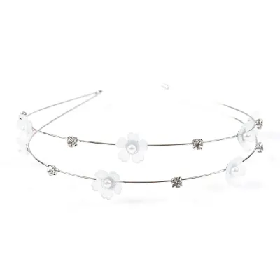 Bentita par eleganta cu flori delicate