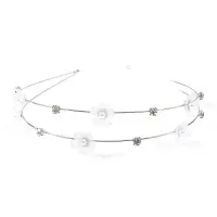 Bentita par eleganta cu flori delicate