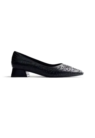 Pantofi de piele ecologica cu varf asuctit si tinte Madelia - Negru
