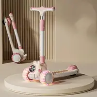 Trotineta pliabila pentru copii Nichiduta Pink Bunny, cu lumini LED si muzica integrata, ghidon ajunstabil cu 4 nivele de inaltime, dimensiune 80 x 28 x 58 cm