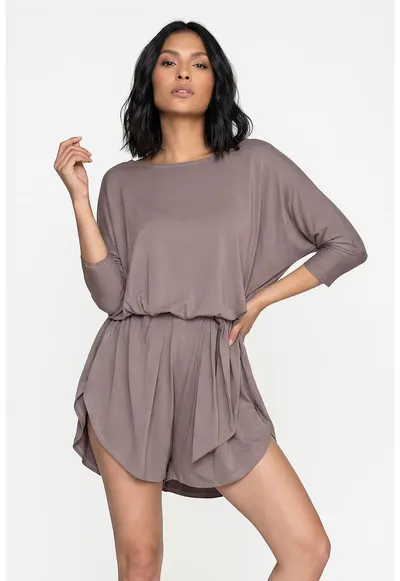 Salopeta casual oversize scurta cu decolteu barcuta si maneci 3/4 - fara inchidere - din vascoza - M1349 - Maro
