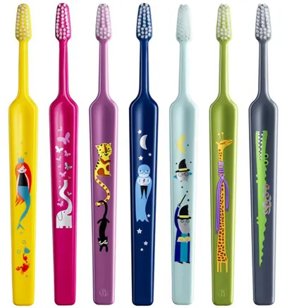 Periuţă de dinţi pentru copii TePe - Kids Soft, 3+ ani, asortiment