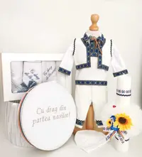 Set Botez Traditional Adi 6 a, 4 piese costumas, lumanare, cufar brodat, trusou botez Traditional