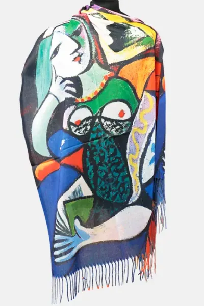 Esarfa cashmere cu doua fete imprimata cu model inspirat dupa Femeie cu carte lui Picasso