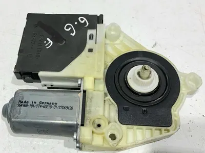Motoras macara geam stanga fata 5K0959701D Skoda Octavia 2 facelift (2008-2013)