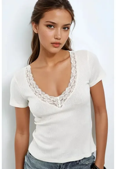 Bluza dama decolteu in V - detalii din dantela - alb - 100% bumbac