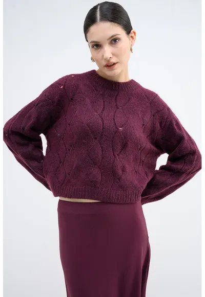 Pulover cu decolteu la baza gatului si perforatii - Violet melange