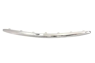 Ornament grila fata potrivit TOYOTA AURIS E18 2012-2015 - (Inferior; crom)