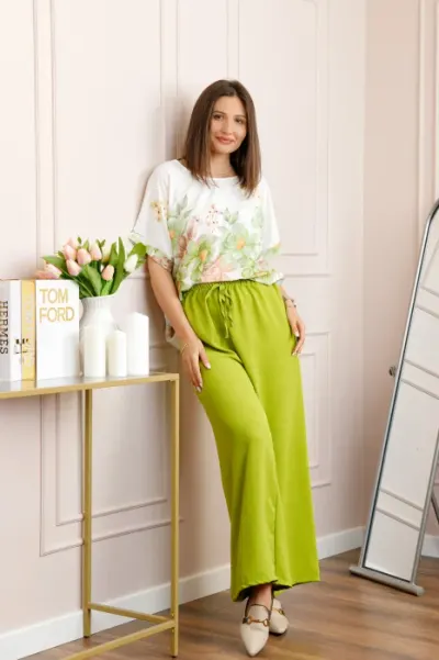 Compleu dama Deborah cu bluza vaporoasa si pantaloni largi - Verde lime