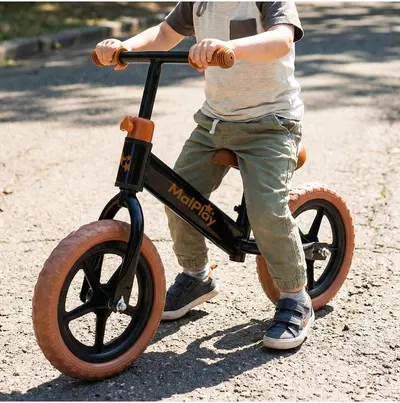 Bicicleta de echilibru fara pedale, cu Ghidonul si Saua ergonomica reglabile in inaltime, roti de 12 inch din spuma EVA si manere anti-alunecare BlackBrown