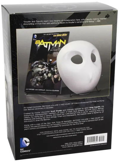 Batman: The Court of Owls Mask and Book Set