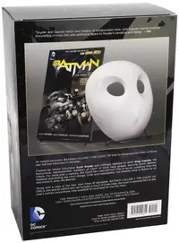 Batman: The Court of Owls Mask and Book Set