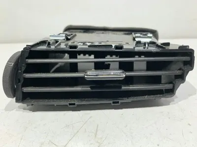 Grila ventilatie bord centrala 687504EA0A Nissan Qashqai 2 (2013-2016) [J11]