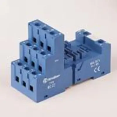 Socluri pentru relee din seria 62 - Clema de reținere metalica, pentru releele 62.32, 62.33 - Soclu de montare pe panou și mod de conexiune prin cositorire