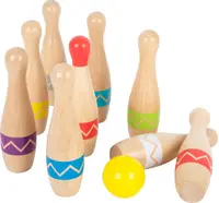 Bowling din lemn pentru copii Small Foot , cu 9 popice
