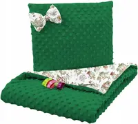 Set paturica 75x100 cm si perna 35x30 cm pentru copii, BabyMam minky green forest, versatila cu doua fete