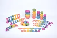Set de piese din lemn Curcubeu - 7 culori, 12 forme diferite - 84 de piese într-un săculeţ din pânză