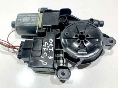 Motoras macara geam stanga spate 5Q0959811A Skoda Octavia 3 facelift (2017-2019)