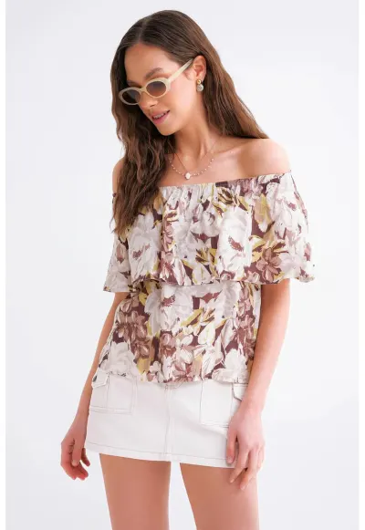 Tricou dama - imprimeu floral - umeri goi - maro camel - multicolor