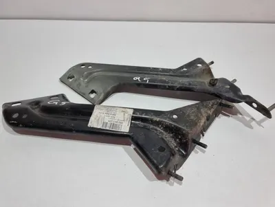 Set suporti aripa fata (st si dr) 8R0821136 Audi Q5 (2008-2012) [8R]