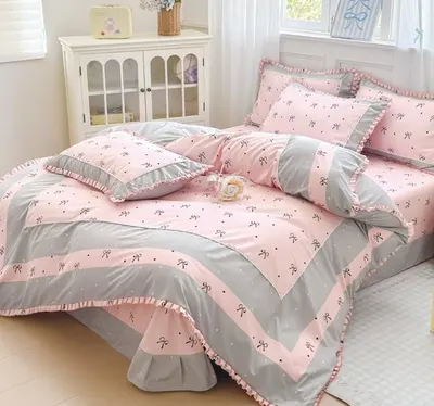 Lenjerie pentru pat dublu, 4 piese din bumbac finet cu volanase , cod VL15