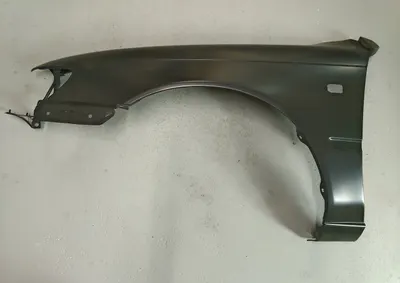 Aripa Stanga potrivit TOYOTA COROLLA E10 1992-1997 Resigilat - (cu orificiu semnalizator)