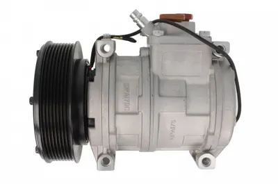 Compresor climatizare potrivit JOHN DEERE 7820, 7830, 7920, 7930, 8100, 8110, 8120, 8130 2WD, 8130 4WD, 8200, 8210, 8220, 8230, 8300, 8300 T, 8310, 8320, 8410, 8420, 8430, 8520, 8530, 9100