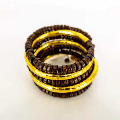 Bratara spiralata aurie lemn exotic , accesoriu statement